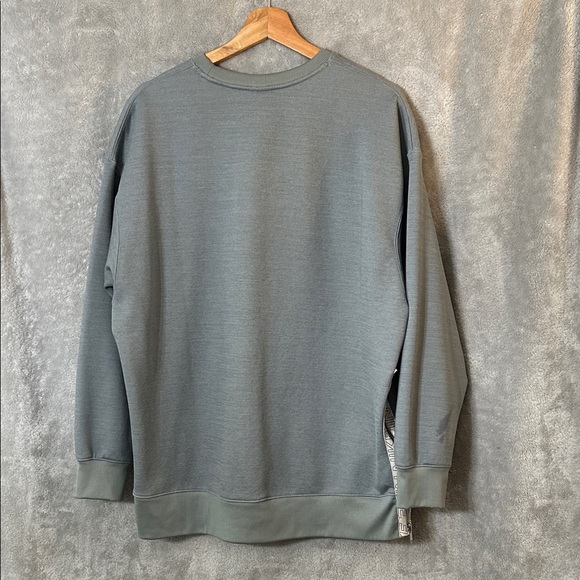 Nike Women’s Heather Gray Sweatshirt and Joggers Set - Picture 7 of 16